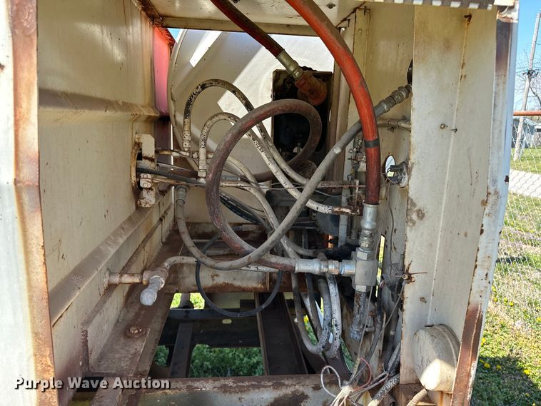 image for item OM9316 1988 Ford F350 sewer jetter truck