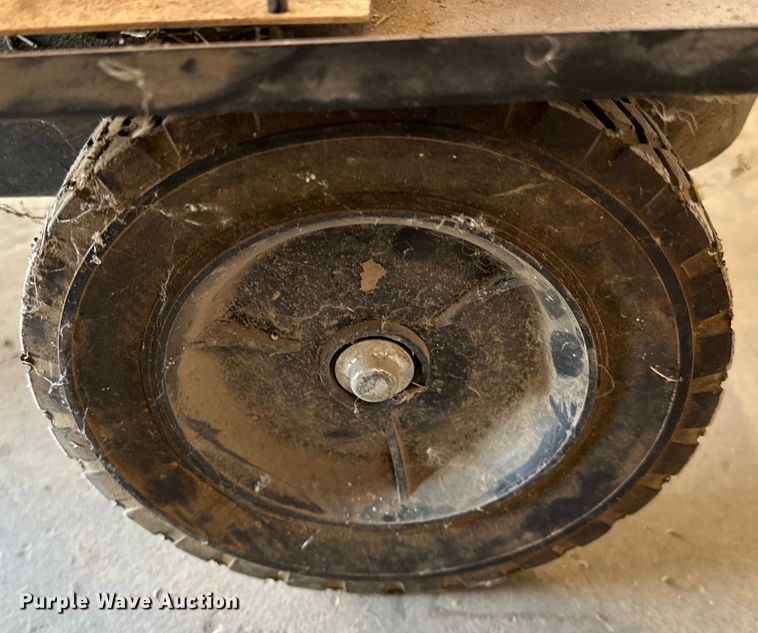 image for item OM9321 (2) heaters