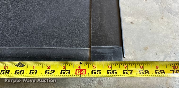 image for item OM9322 Bakflip pickup truck bed cover