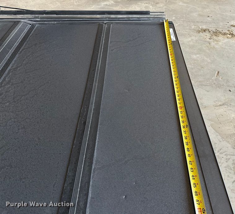 image for item OM9322 Bakflip pickup truck bed cover
