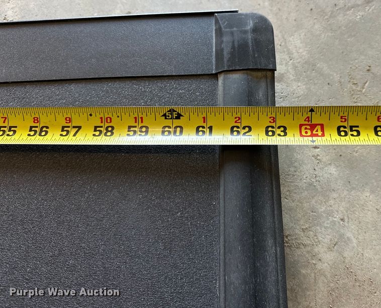 image for item OM9322 Bakflip pickup truck bed cover