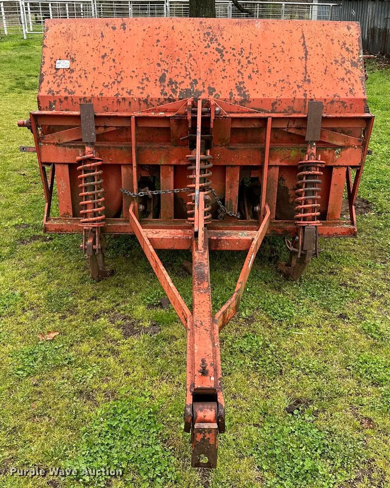 image for item OM9353 Bermuda King  394 sprig planter 