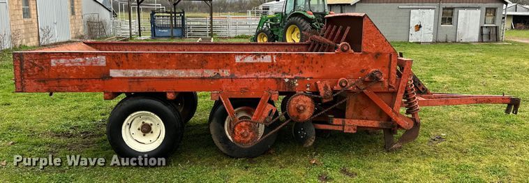 image for item OM9353 Bermuda King  394 sprig planter 