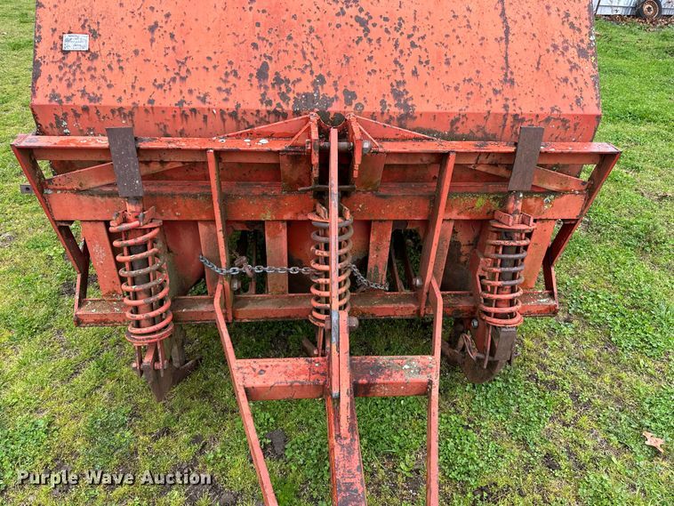 image for item OM9353 Bermuda King  394 sprig planter 