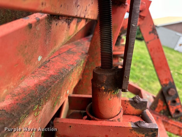 image for item OM9353 Bermuda King  394 sprig planter 