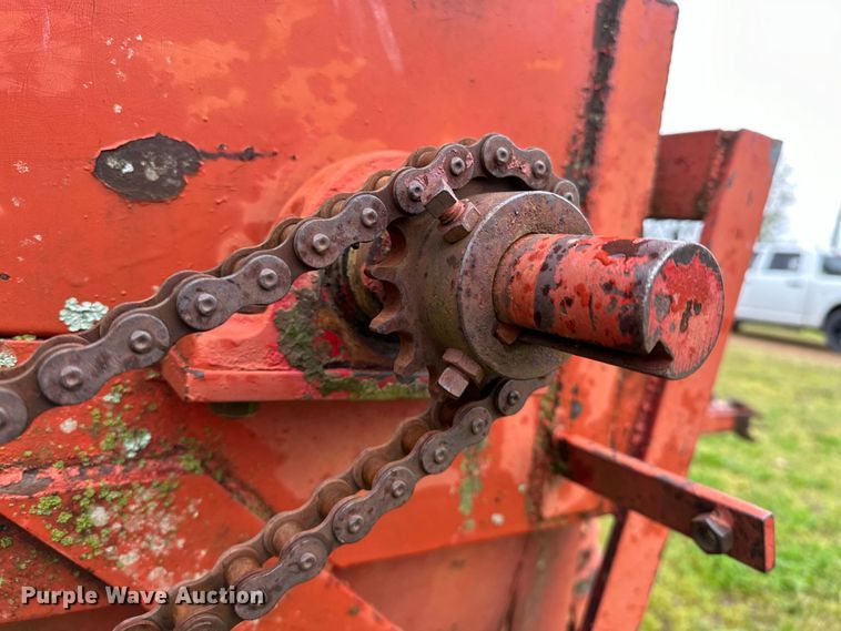 image for item OM9353 Bermuda King  394 sprig planter 