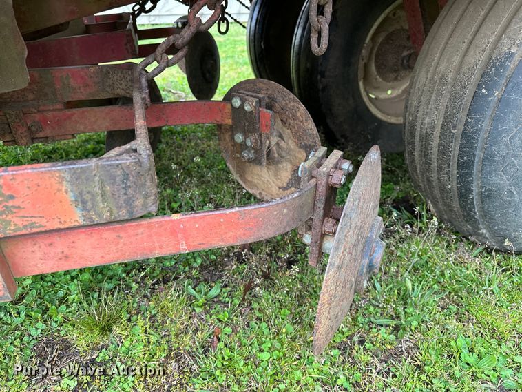 image for item OM9353 Bermuda King  394 sprig planter 