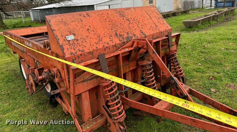 image for item OM9353 Bermuda King  394 sprig planter 