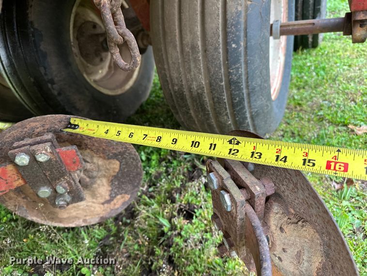 image for item OM9353 Bermuda King  394 sprig planter 