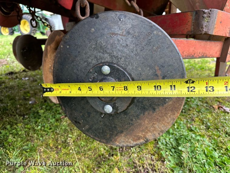 image for item OM9353 Bermuda King  394 sprig planter 