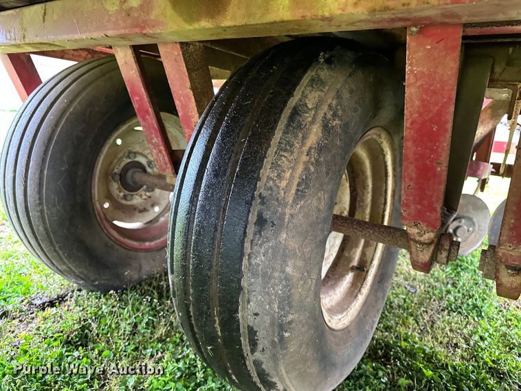 image for item OM9353 Bermuda King  394 sprig planter 