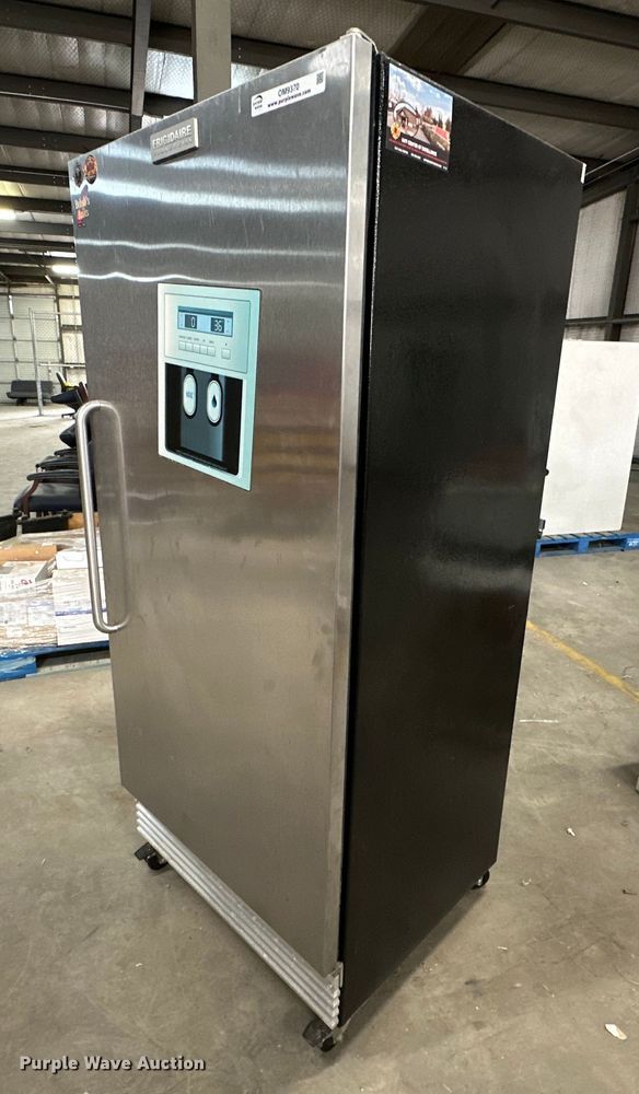 image for item OM9370 Frigidaire  FCRS201RFB6 refrigerator