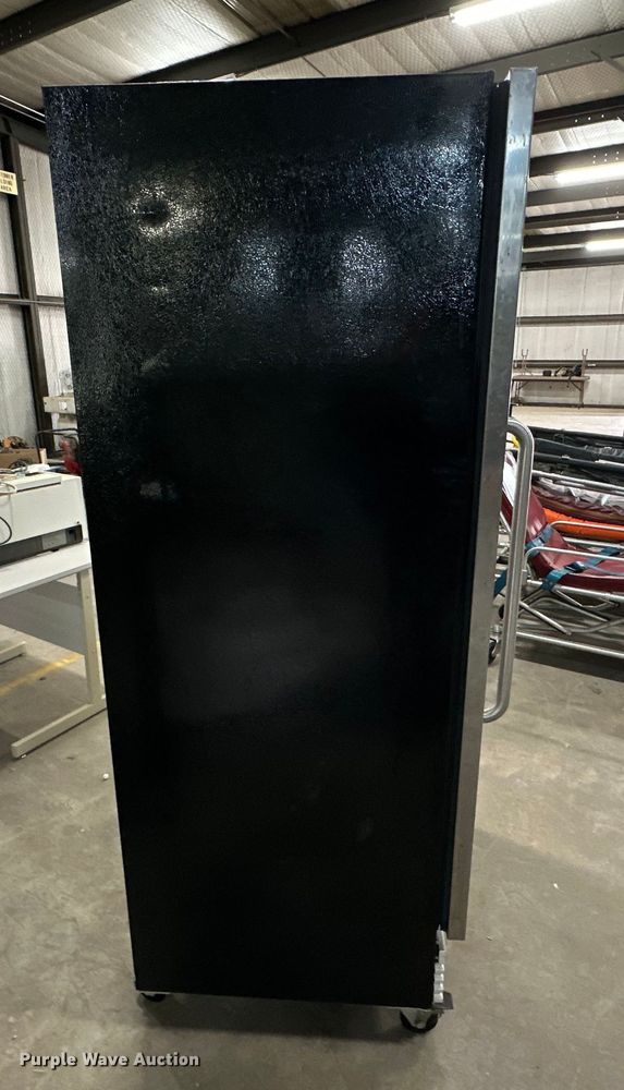 image for item OM9370 Frigidaire  FCRS201RFB6 refrigerator