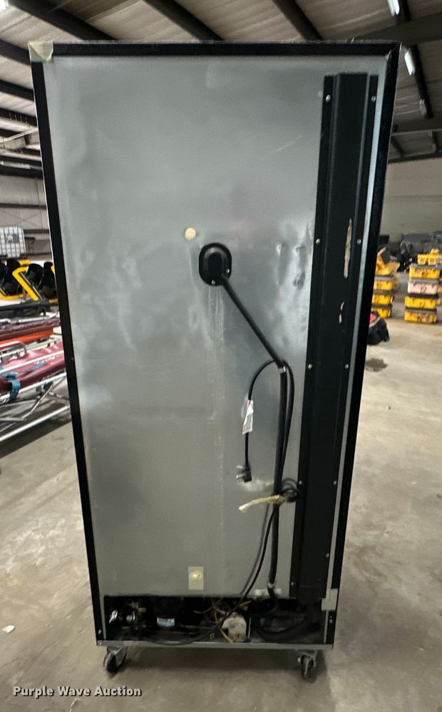 image for item OM9370 Frigidaire  FCRS201RFB6 refrigerator