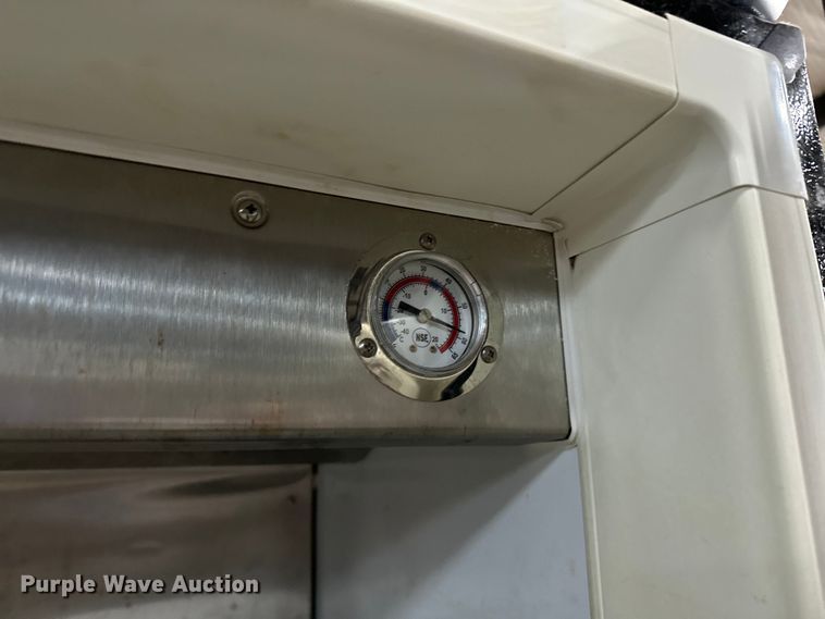 image for item OM9370 Frigidaire  FCRS201RFB6 refrigerator