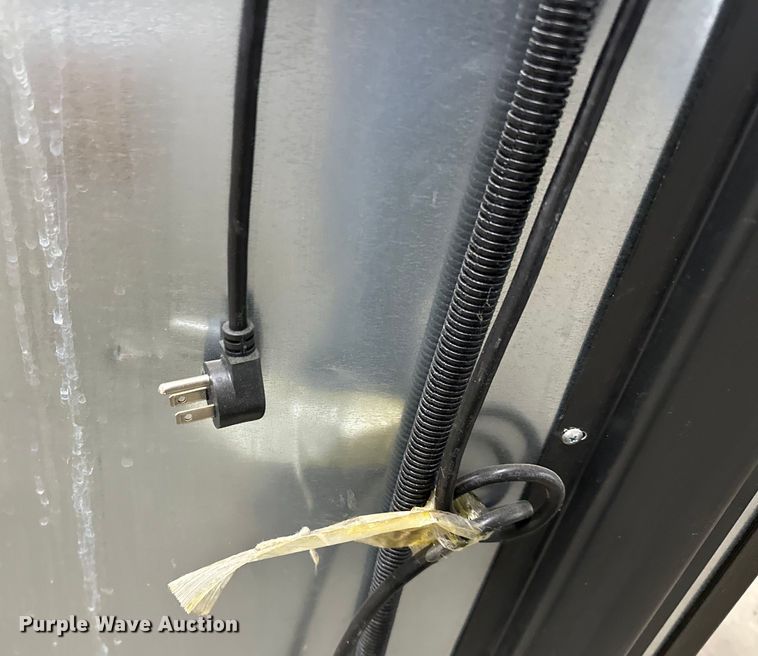 image for item OM9370 Frigidaire  FCRS201RFB6 refrigerator