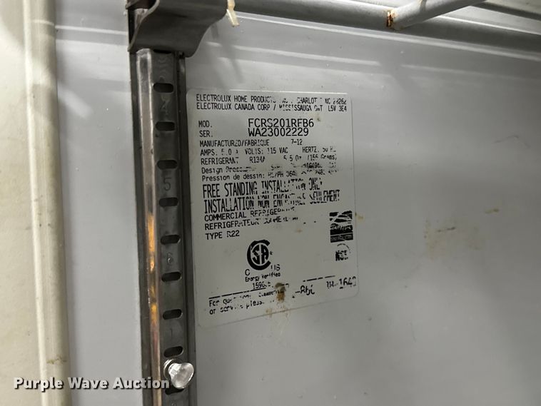 image for item OM9370 Frigidaire  FCRS201RFB6 refrigerator