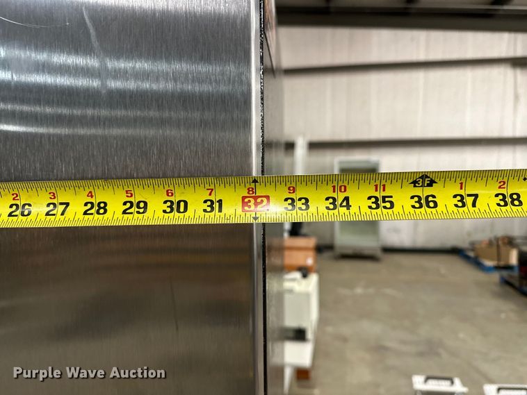 image for item OM9370 Frigidaire  FCRS201RFB6 refrigerator