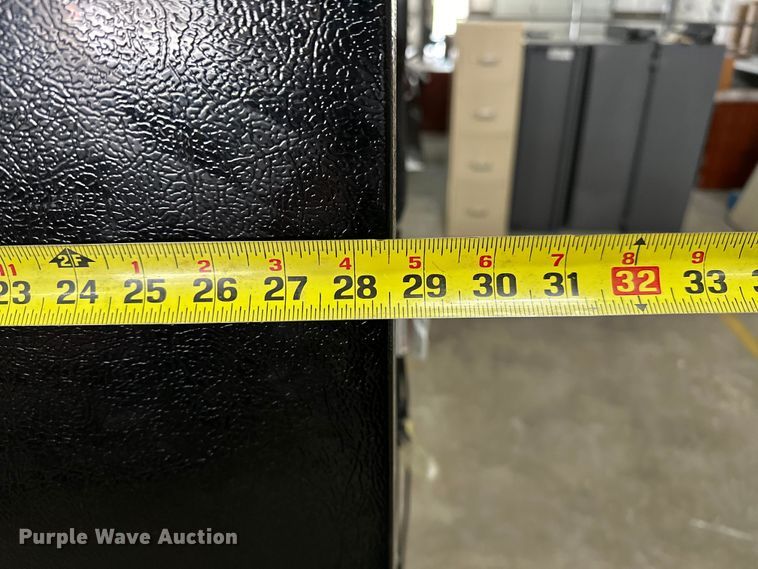 image for item OM9370 Frigidaire  FCRS201RFB6 refrigerator