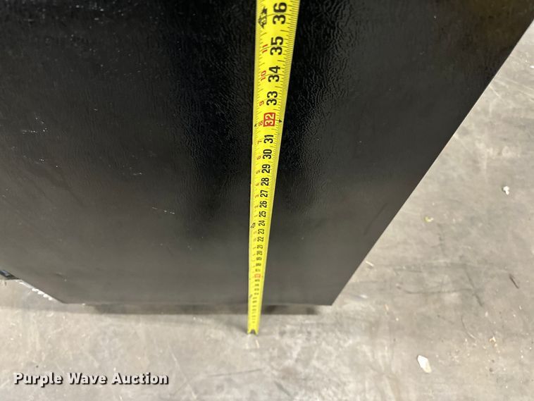 image for item OM9370 Frigidaire  FCRS201RFB6 refrigerator