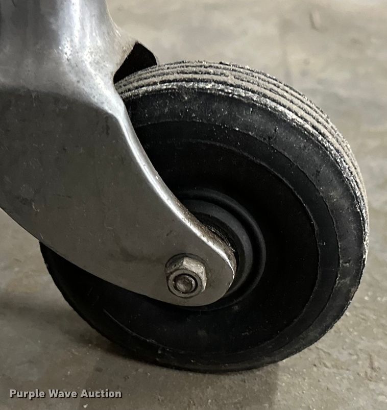 image for item OM9372 Medical equipment 