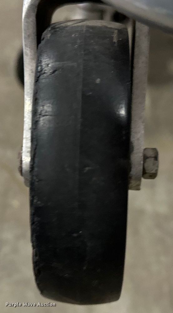 image for item OM9372 Medical equipment 