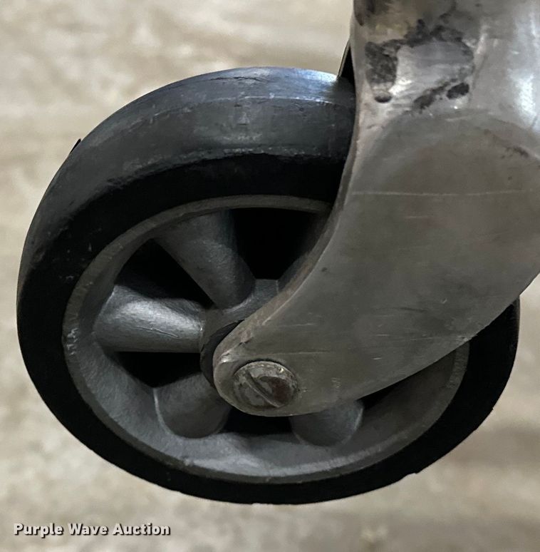 image for item OM9372 Medical equipment 