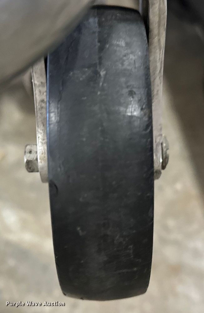 image for item OM9372 Medical equipment 