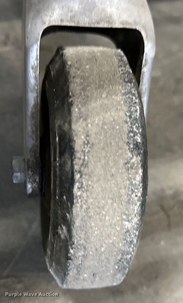 image for item OM9372 Medical equipment 