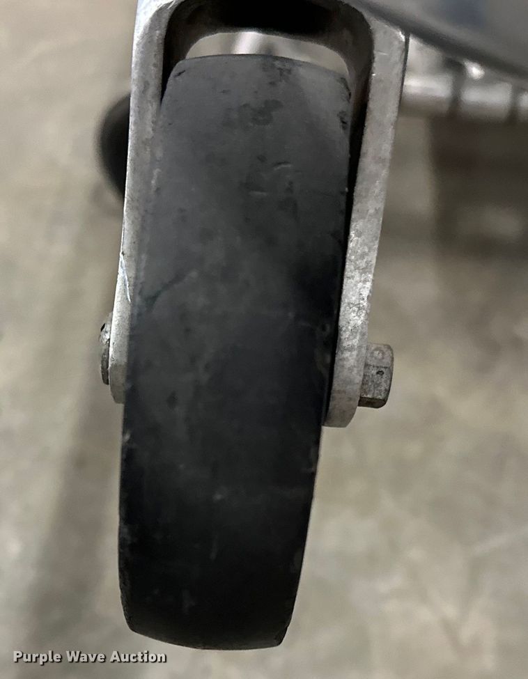 image for item OM9372 Medical equipment 