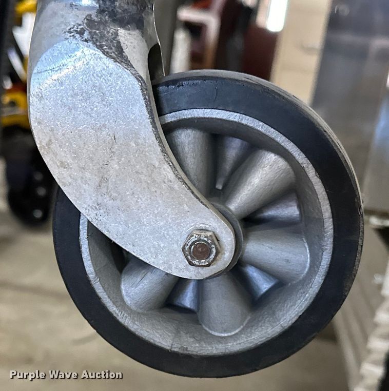 image for item OM9372 Medical equipment 