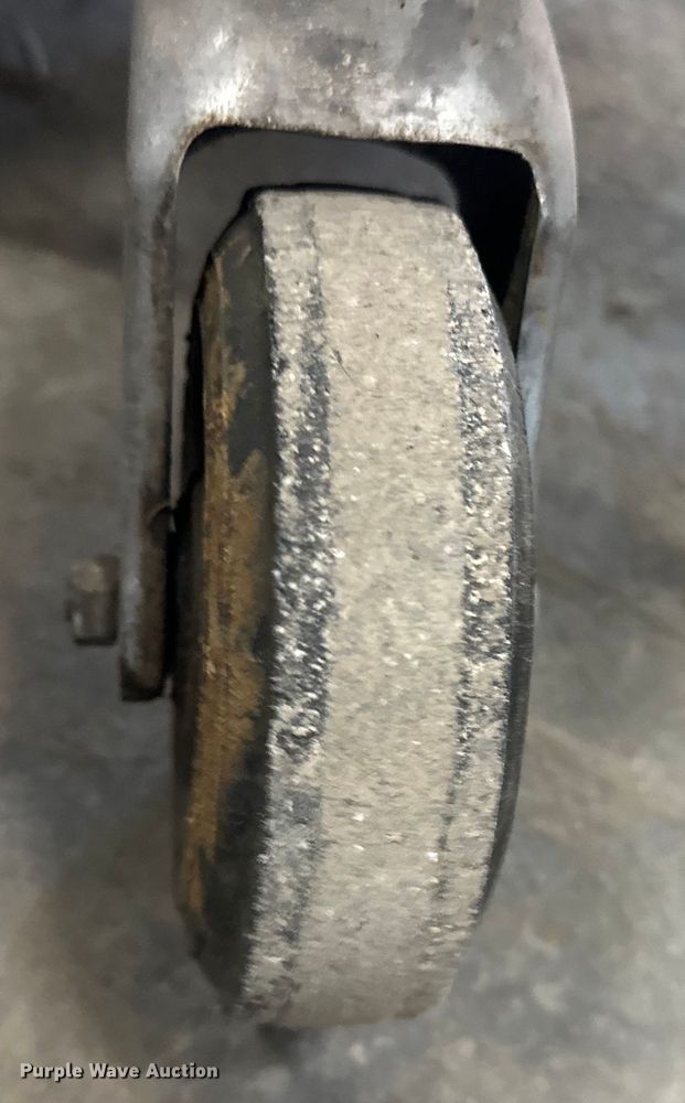 image for item OM9372 Medical equipment 