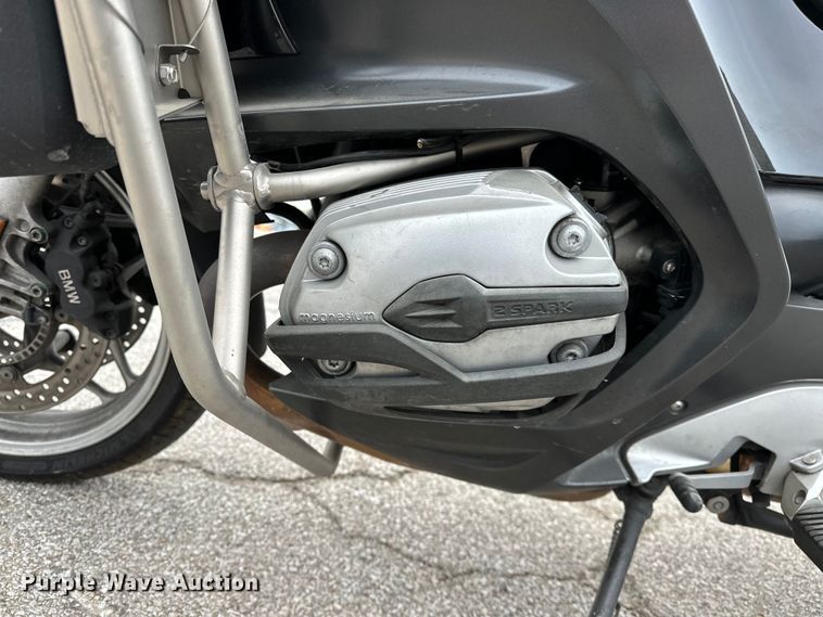 image for item OM9389 2009 BMW R1200RT motorcycle