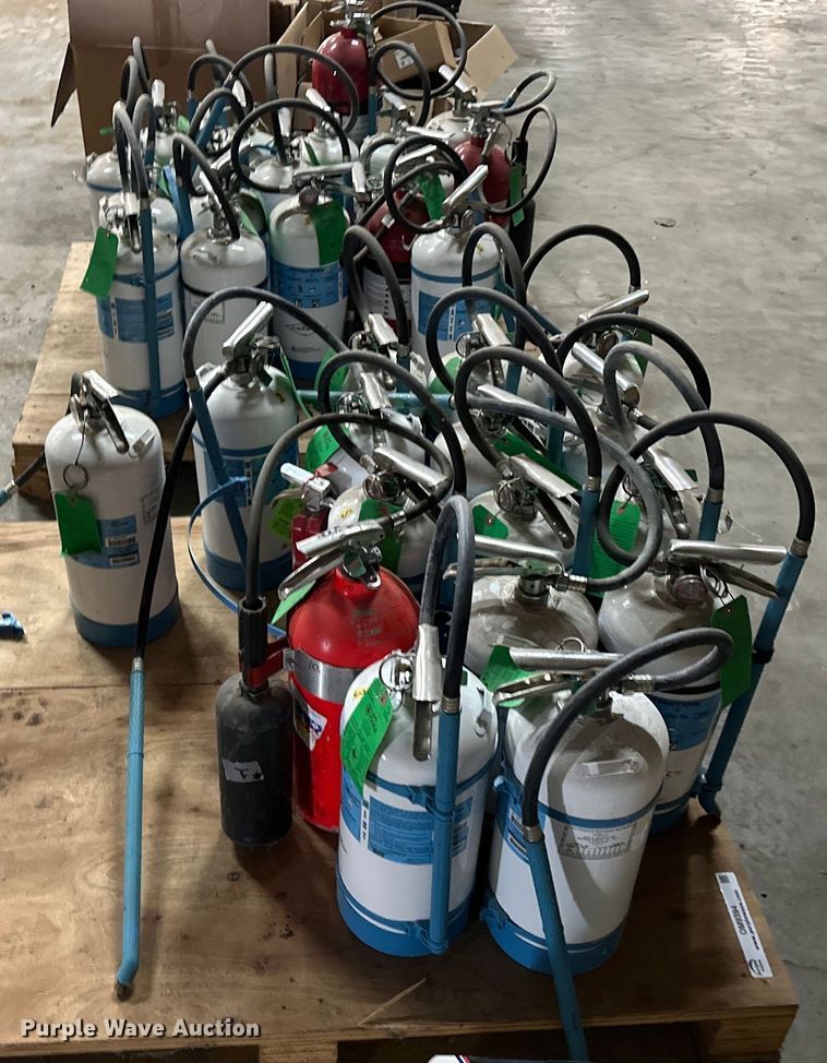 image for item OM9394 (34) fire extinguishers