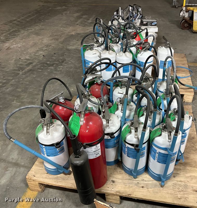 image for item OM9394 (34) fire extinguishers