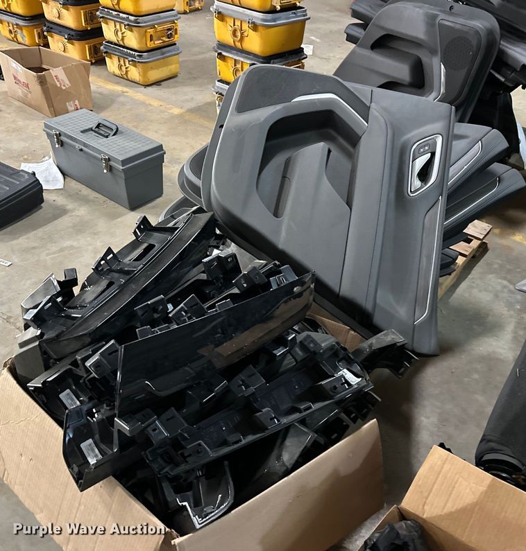 image for item OM9402 2023 Chevrolet Tahoe parts