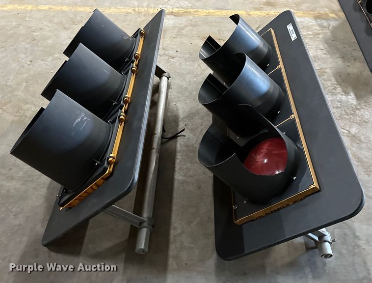 image for item OM9408 (2) traffic lights