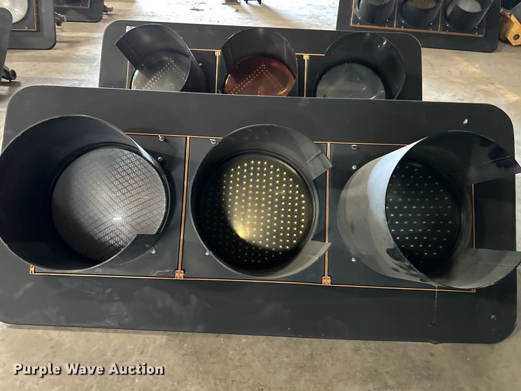image for item OM9414 (2) traffic lights 