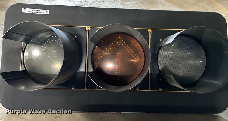 image for item OM9414 (2) traffic lights 