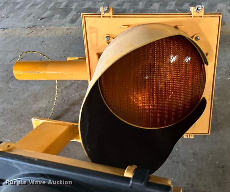 image for item OM9423 (2) traffic signals