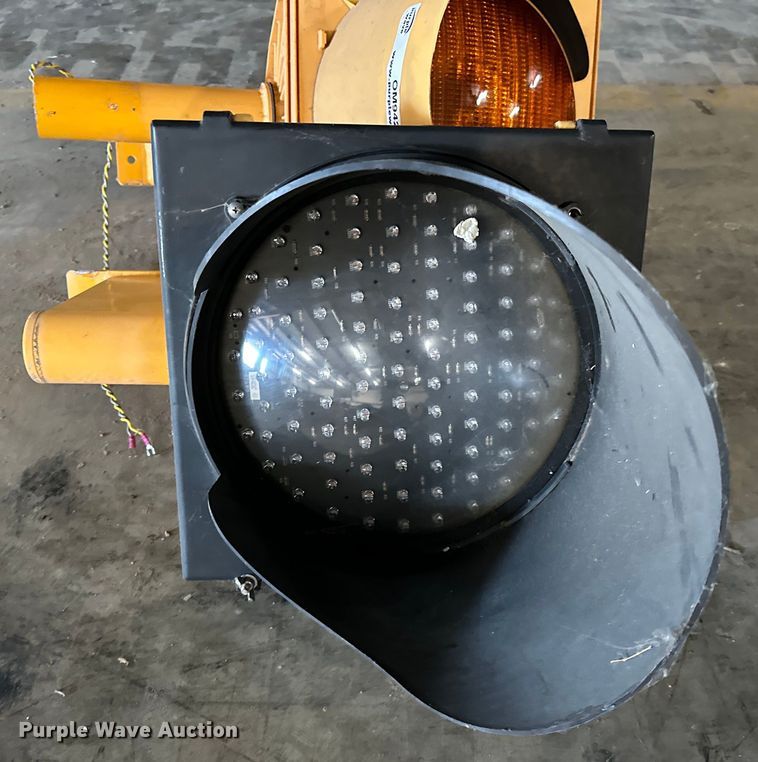 image for item OM9423 (2) traffic signals