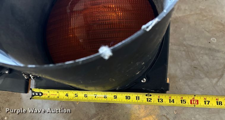 image for item OM9431 (3) traffic signals