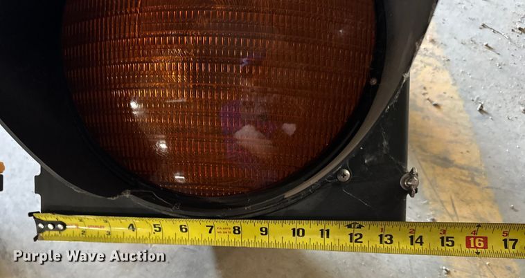 image for item OM9432 (3) traffic signals