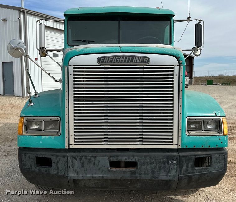 image for item OM9938 1992 Freightliner  FLD120 semi truck