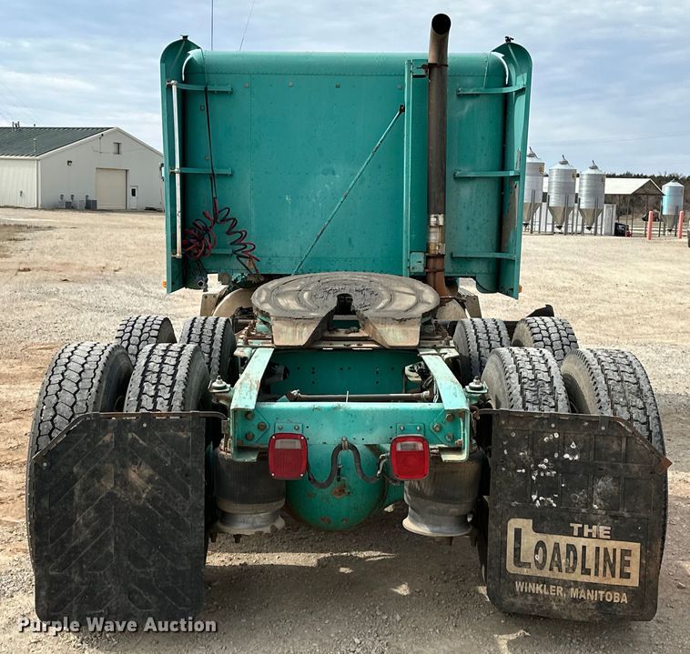 image for item OM9938 1992 Freightliner  FLD120 semi truck