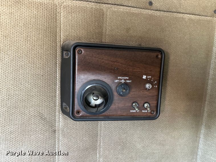 image for item OM9938 1992 Freightliner  FLD120 semi truck