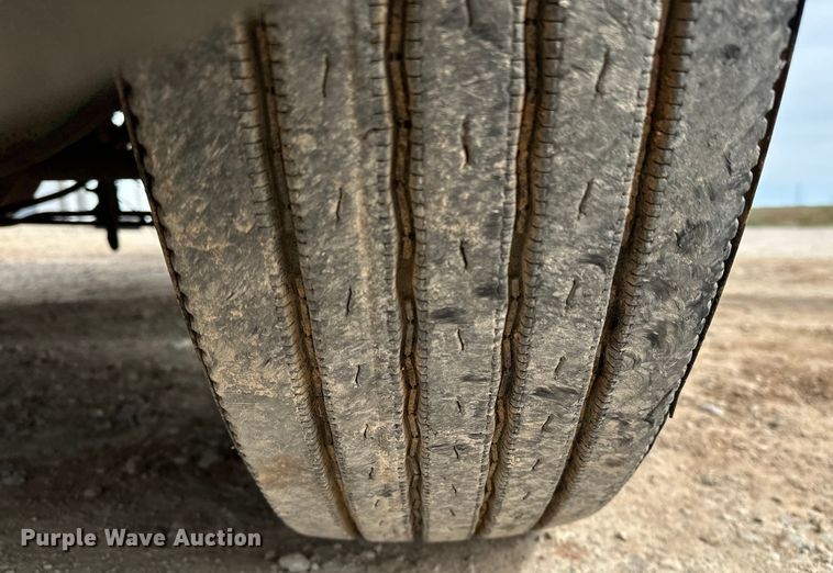 image for item OM9938 1992 Freightliner  FLD120 semi truck