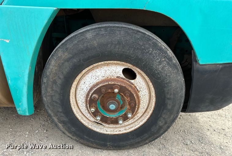 image for item OM9938 1992 Freightliner  FLD120 semi truck