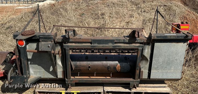 image for item OM9940 Gleaner  F2 pickup head