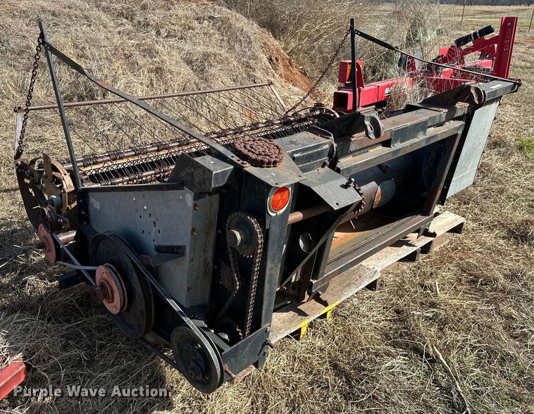 image for item OM9940 Gleaner  F2 pickup head